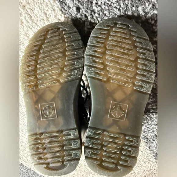 Dr. Martens 1460 Softy T Leather Lace Up Boots- kids size 11 - Picture 6 of 8